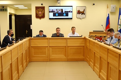 Изменения в законопроект о статусе административного центра обсудили на заседании комитета по госстроительству 